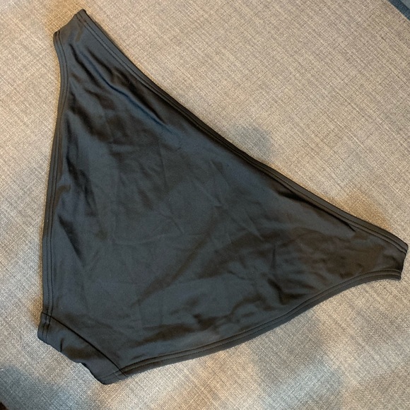 Victoria Secret bikini bottom - Picture 2 of 4